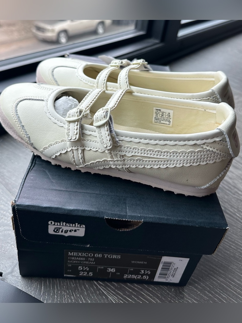 Onitsuka Tiger Ivory/Cream Mexico 66 TQRS Sneakers
